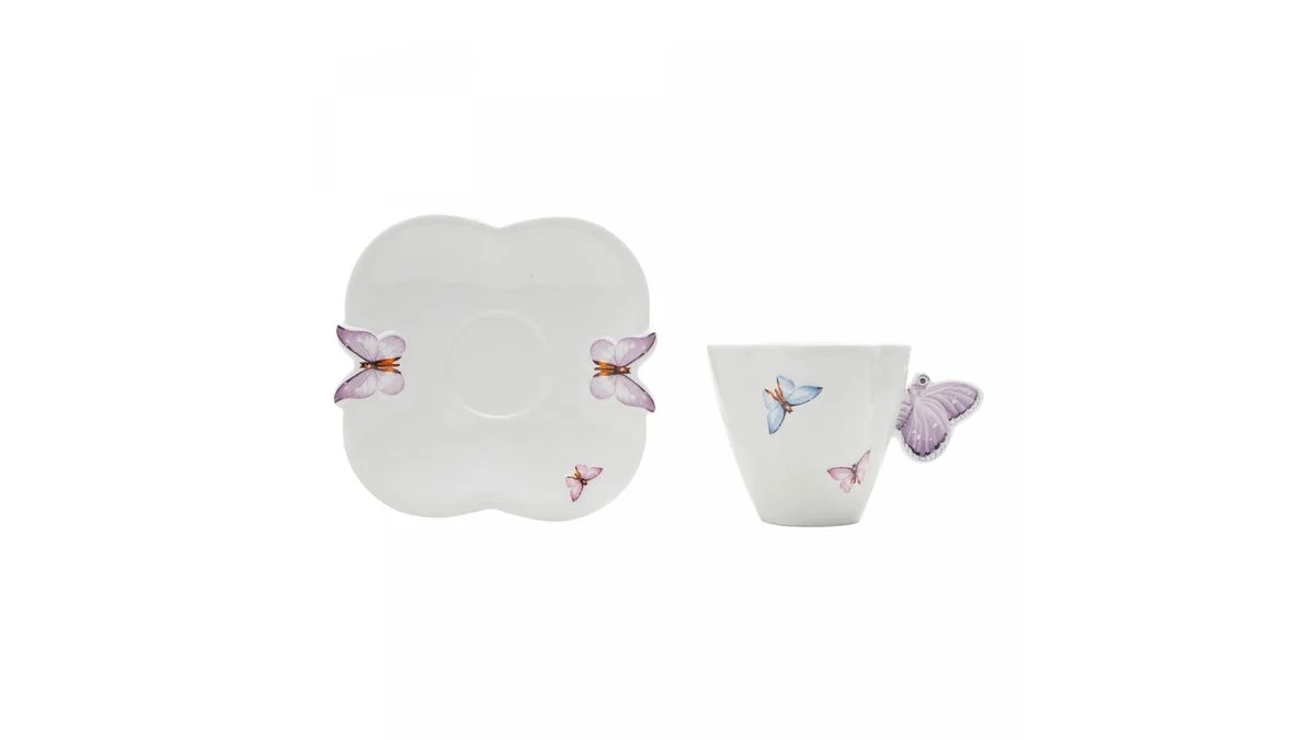 Xícara com pires em Porcelana Borboletas