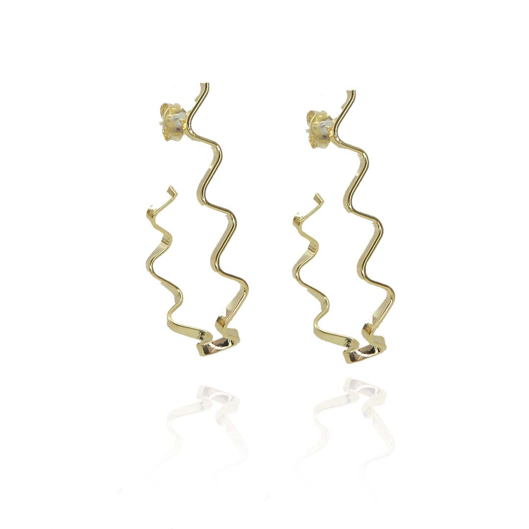 Brinco Argola Forma de J Trabalhada Banhado em Ouro 18k (BR0247)