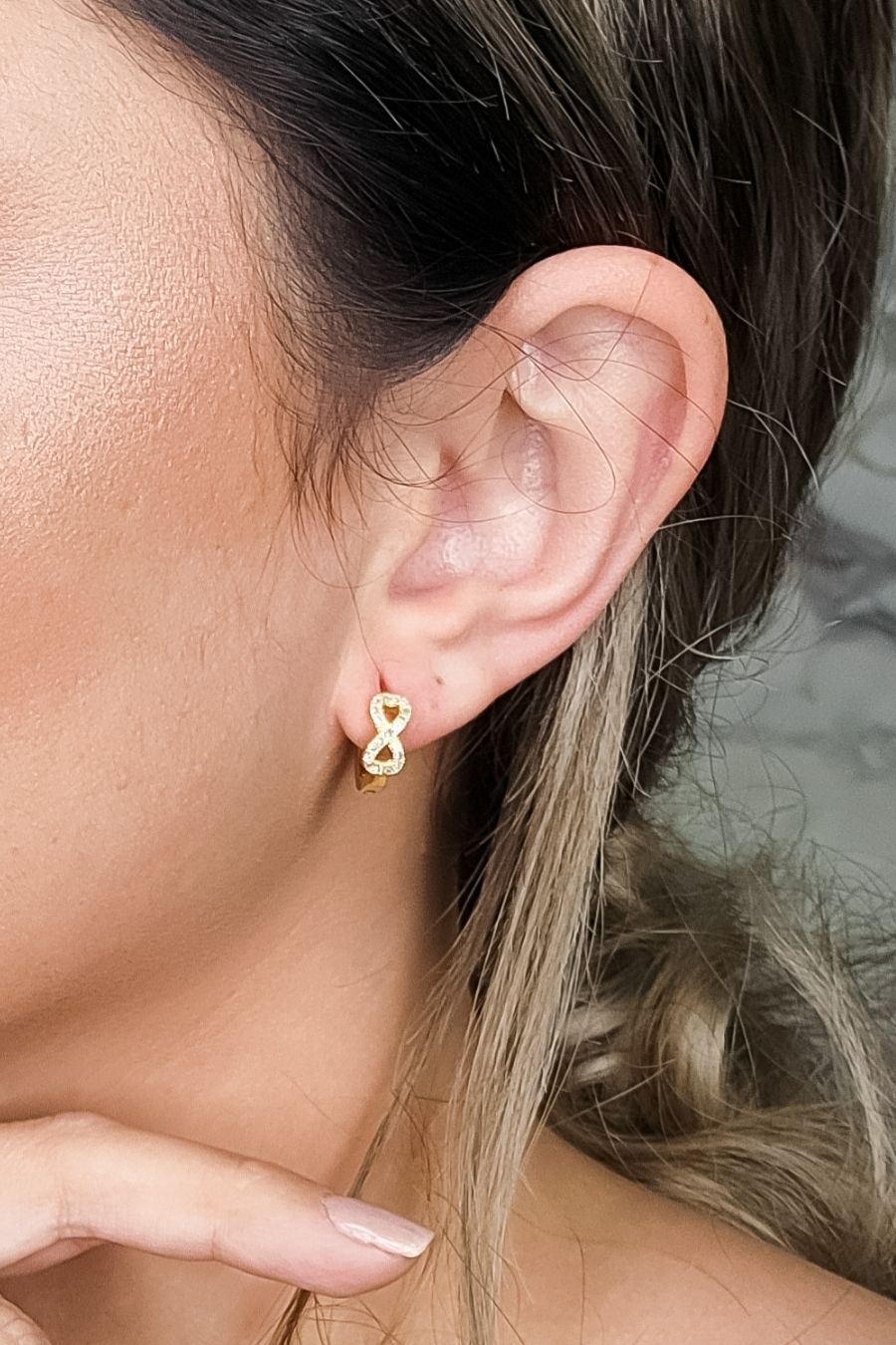 Brinco Argolinha Infinito Com Micro Zircônia