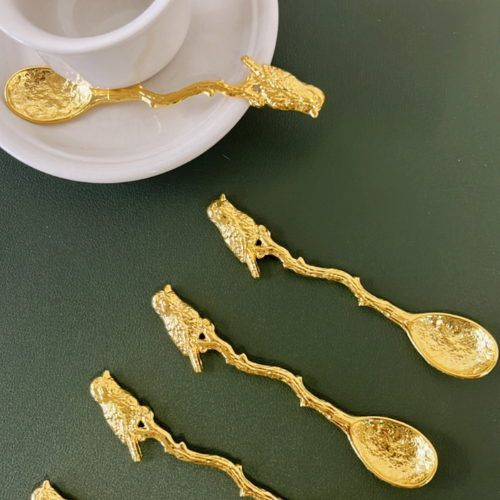 Conjunto de 6 colheres para café dourada