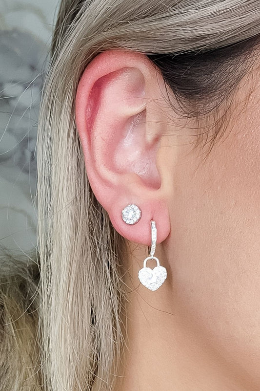 Brinco de Argolinha Coração Trabalhada com Mini Zircônias em Prata 925 (BR027