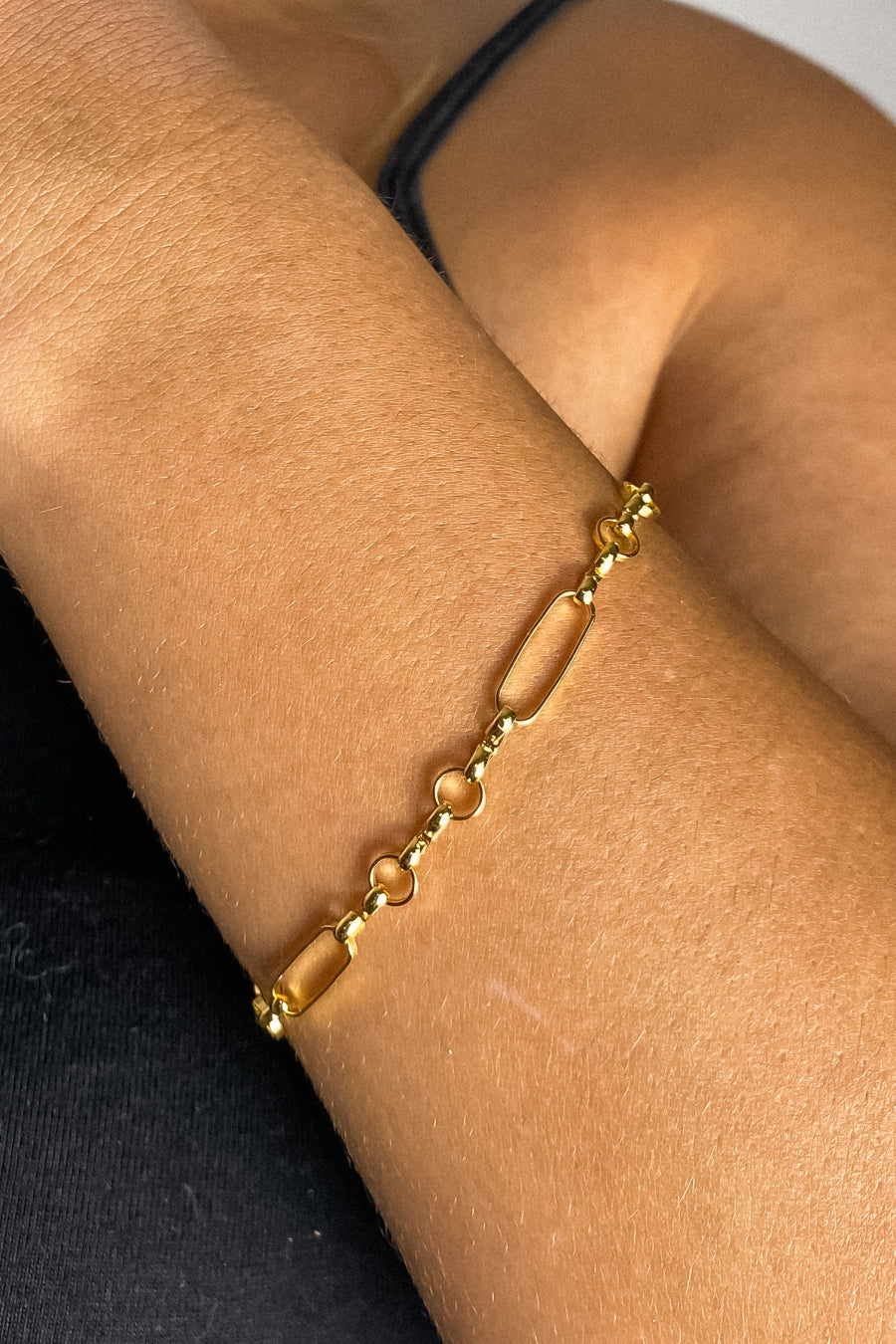 Pulseira Com Elo Ovalado e Elo Em Circulo